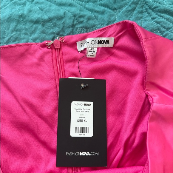 Vibrant Pink Skirt - Picture 2 of 2